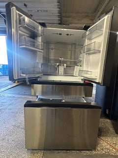 Bespoke 29 cu. ft. 4-Door French Door Refrigerator with AI Family Hub™+ & AI Vision Inside™ in Charcoal Glass and Stainless Steel